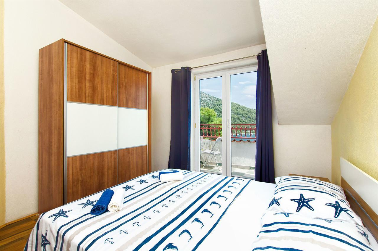 Apartments Martina Marina Bagian luar foto